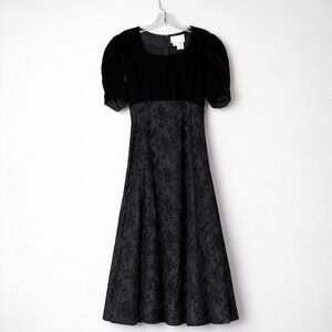 Southeastern Vintage Black Velvet Floral Brocade Midi Dress Puff Sleeve Size 10